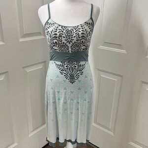 Athleta‎ Dress Small Green Pattern Outdoor Activewear Casual Beach Built In Bra